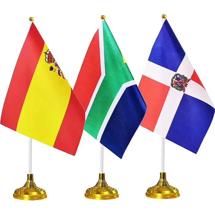 Drapeau de bureau sur socle doré