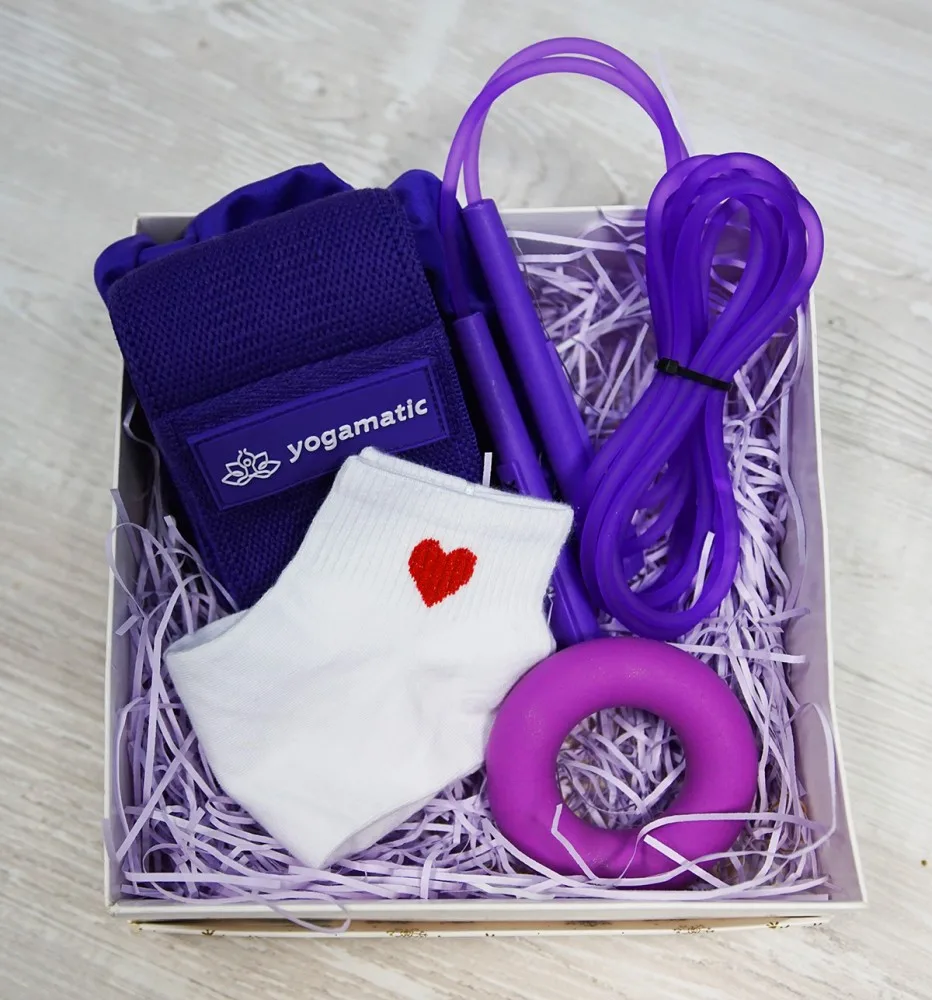 Coffret cadeau «Fitness» : bande élastique, corde à sauter et chaussettes