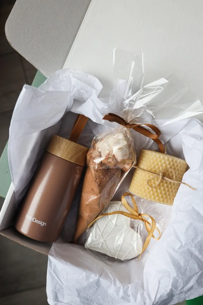 Gift Set “Mocha”: Tumbler, Candle and Treats