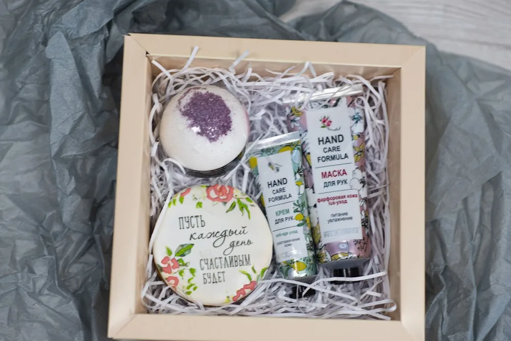 Coffret cadeau «Gentle Care» : crème pour les mains et pain d’épices