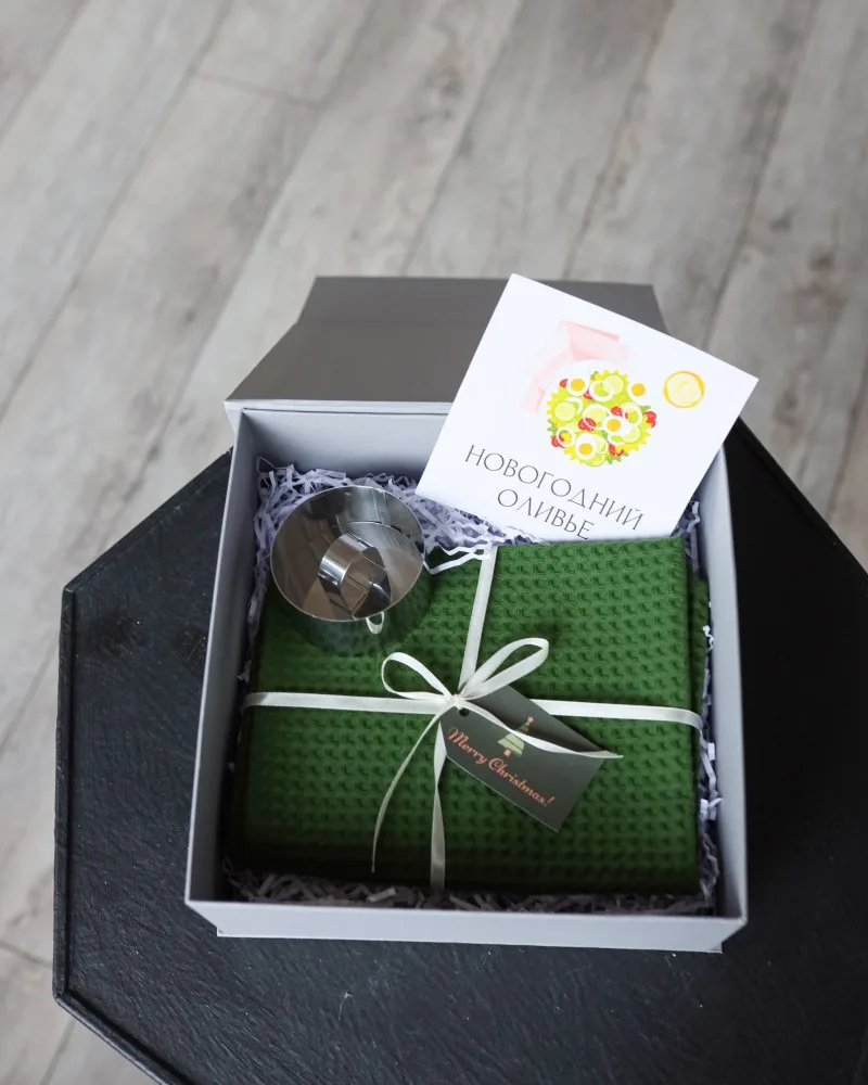 Set de regalo “Festive Salad”: aro para emplatar y paños