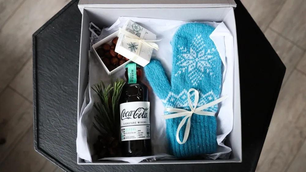 Gift Set “Snowflake Mittens”