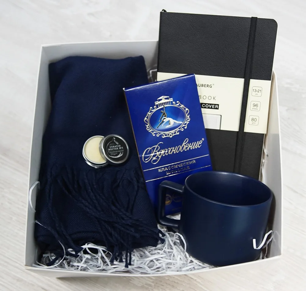 Gift Set “Style in Details”: Scarf, Mug and Notebook